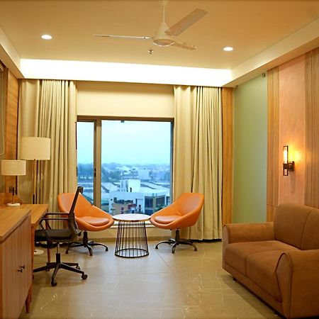 The Sky Imperial Hotel Kailash Jāmnagar 外观 照片
